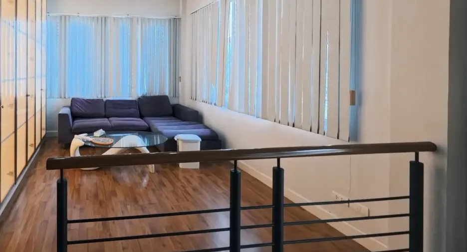 Casa en venta y en alquiler de 4 habitaciones en Mueang Nonthaburi, Nonthaburi