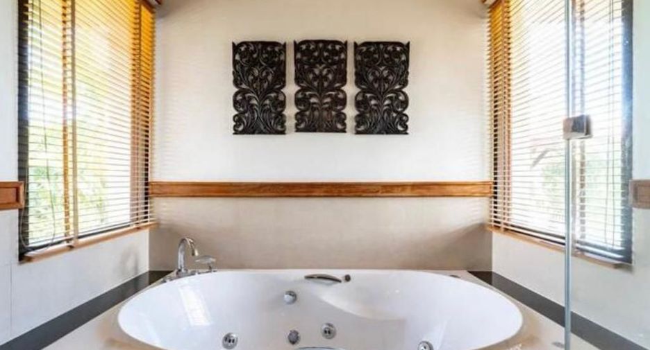 Villa zum Kauf mit 5 Zimmer in Thalang, Phuket