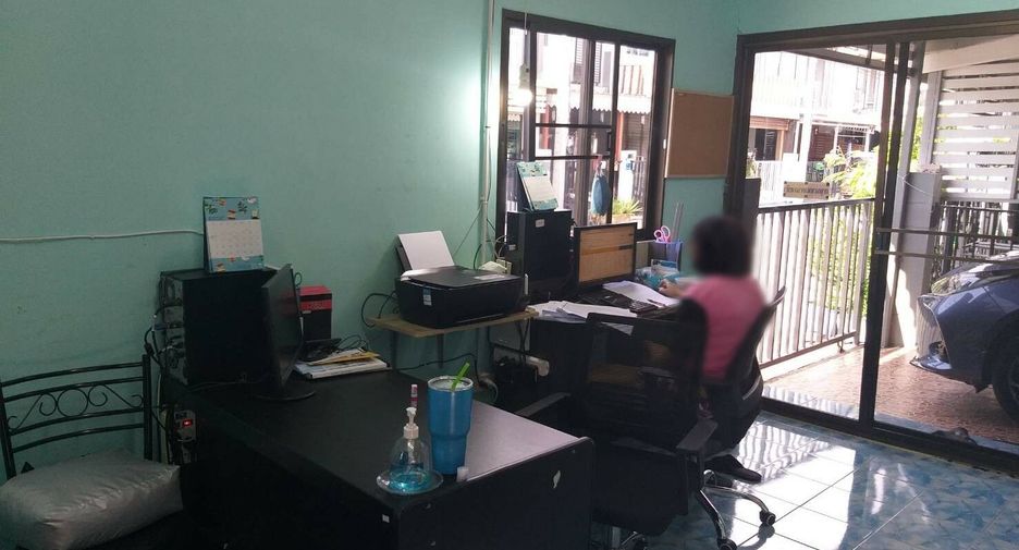 For sale 3 bedrooms townhouse in Bang Khae, Bangkok