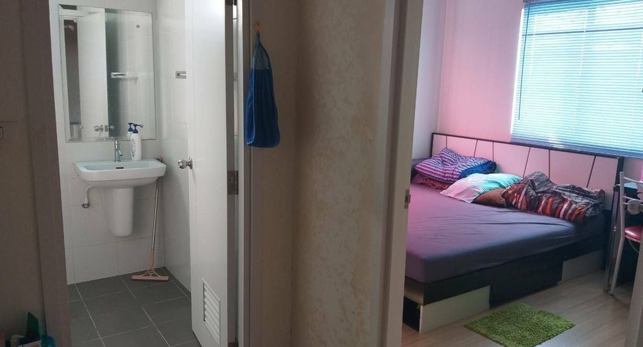 For sale 3 bedrooms townhouse in Bang Khae, Bangkok