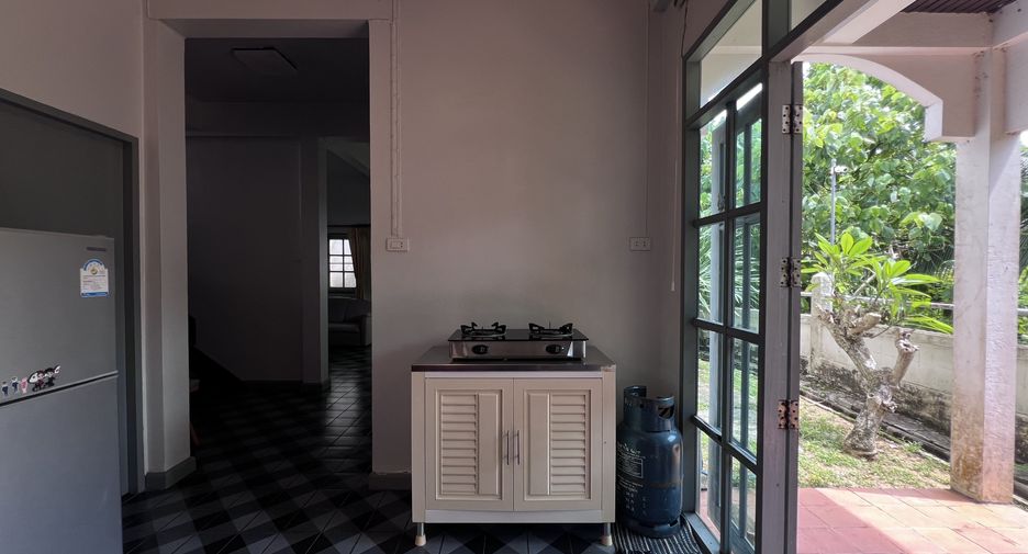 For rent 3 bedrooms villa in Mueang Phuket, Phuket