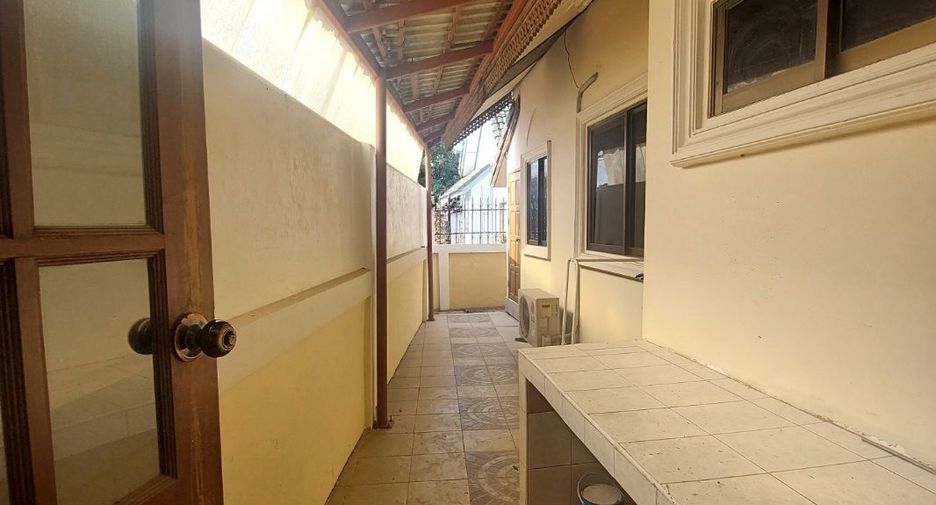 Haus zur Miete mit 3 Zimmer in Bang Lamung, Chonburi