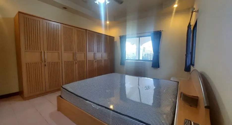 Haus zur Miete mit 3 Zimmer in Bang Lamung, Chonburi