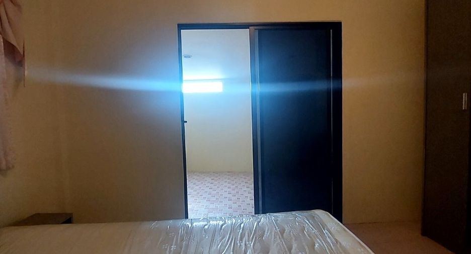 Haus zur Miete mit 3 Zimmer in Bang Lamung, Chonburi
