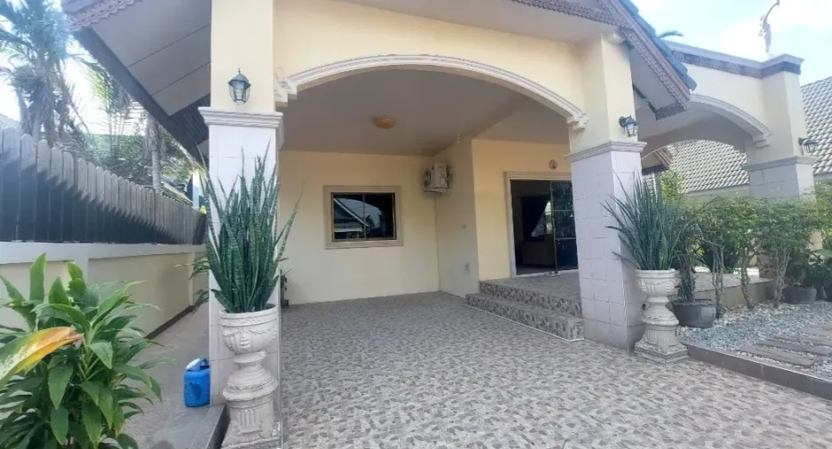 Haus zur Miete mit 3 Zimmer in Bang Lamung, Chonburi