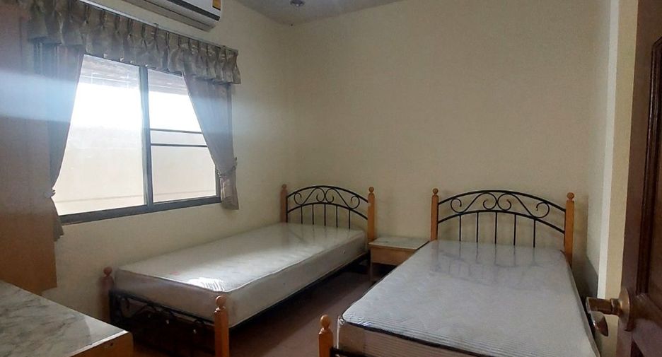 Haus zur Miete mit 3 Zimmer in Bang Lamung, Chonburi