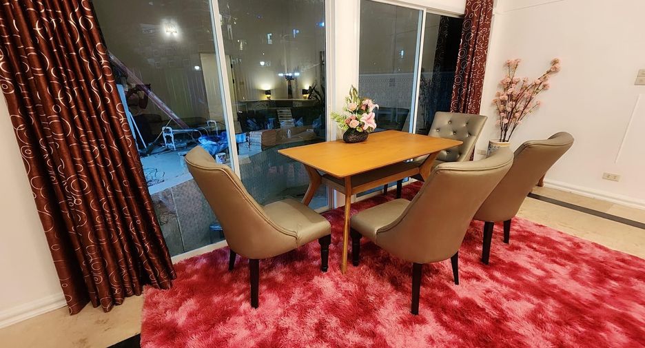 Haus zur Miete mit 5 Zimmer in Bang Lamung, Chonburi