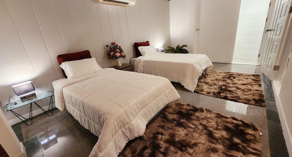 Haus zur Miete mit 5 Zimmer in Bang Lamung, Chonburi