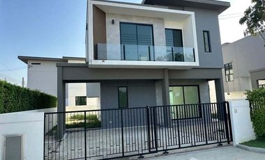 À vendre 3 chambres maison à Pak Kret, Nonthaburi