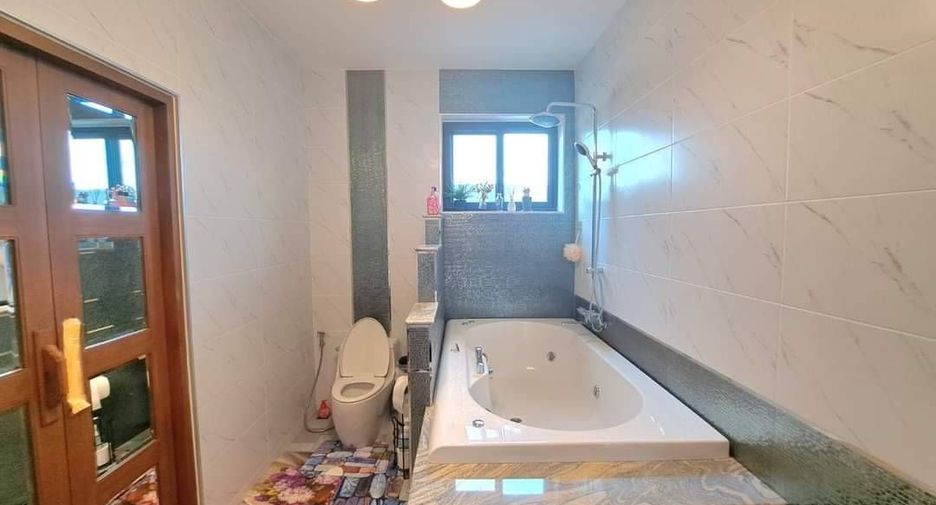 For sale 8 bedrooms house in Bang Lamung, Chonburi
