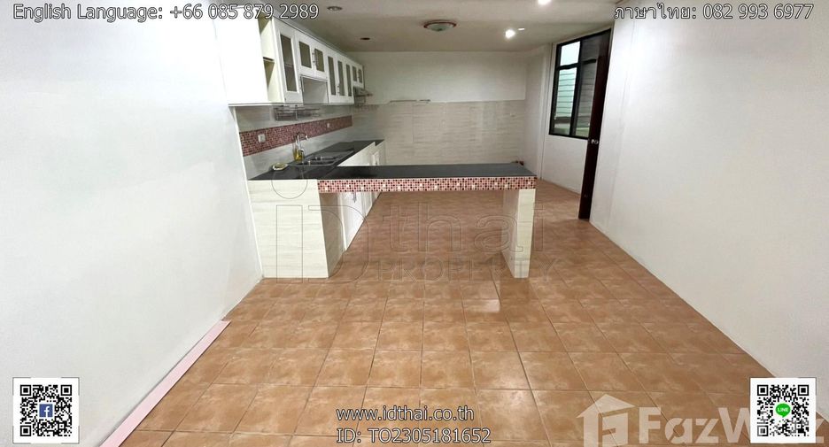 For sale 2 bedrooms townhouse in Mueang Udon Thani, Udon Thani