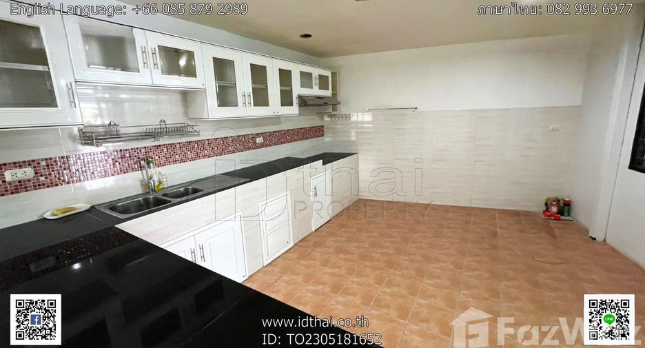 For sale 2 bedrooms townhouse in Mueang Udon Thani, Udon Thani