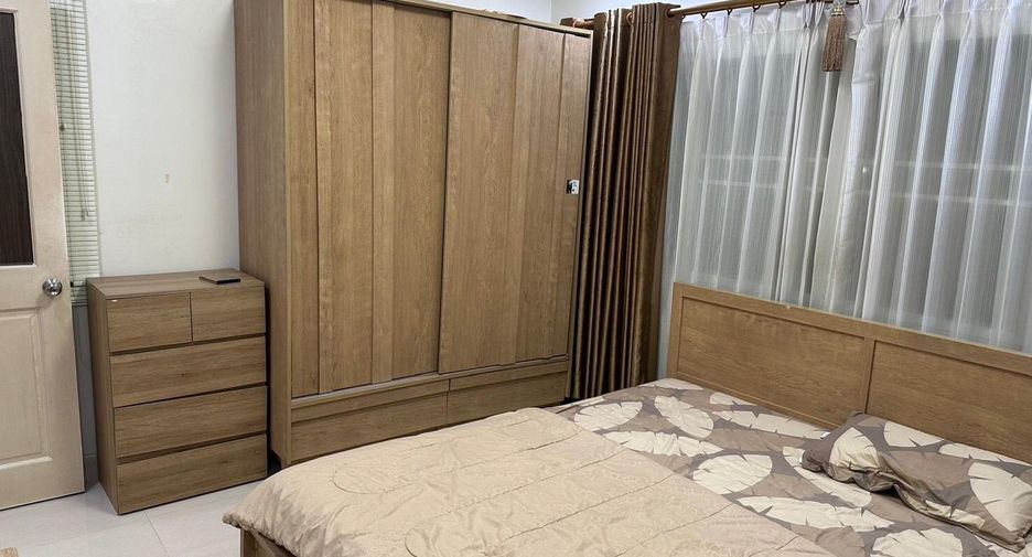 Casa en venta de 4 habitaciones en Phutthamonthon, Nakhon Pathom