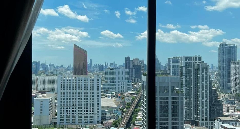 For sale 2 bedrooms condo in Phaya Thai, Bangkok