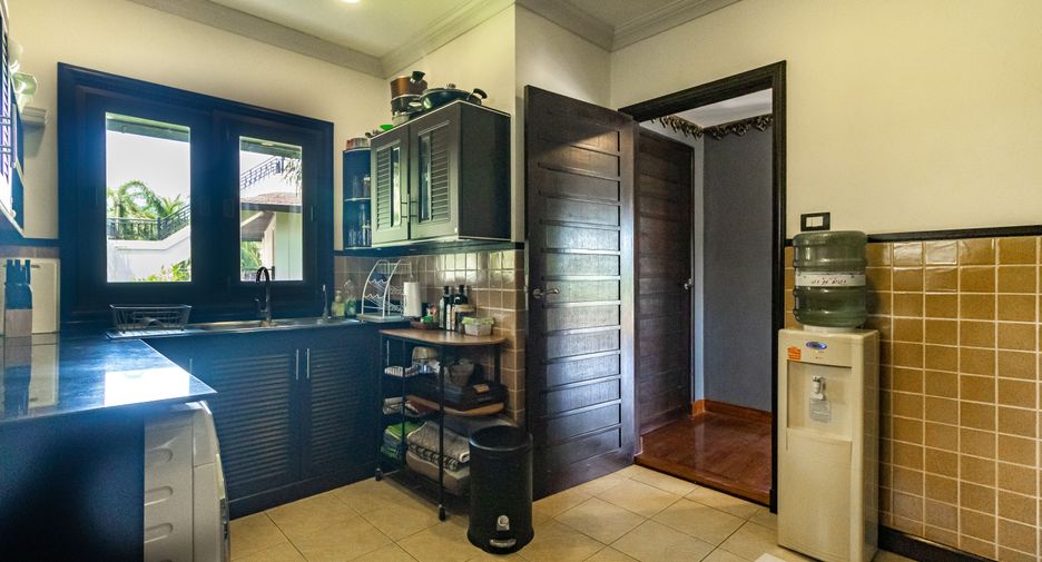 For sale and for rent 5 bedrooms villa in Thalang, Phuket