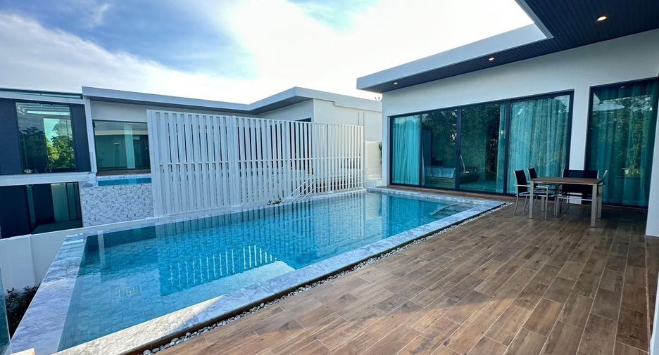 For sale 4 bedrooms villa in Mueang Phuket, Phuket