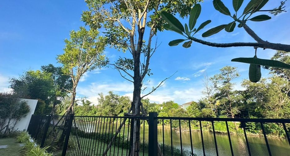 For sale 4 bedrooms villa in Mueang Phuket, Phuket