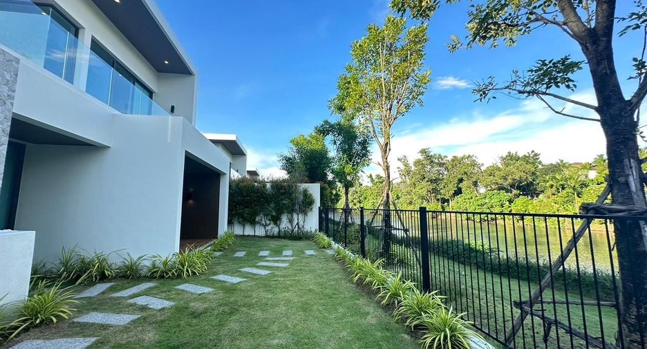 For sale 4 bedrooms villa in Mueang Phuket, Phuket