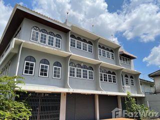 For sale 5 bedrooms townhouse in Bang Phlat, Bangkok