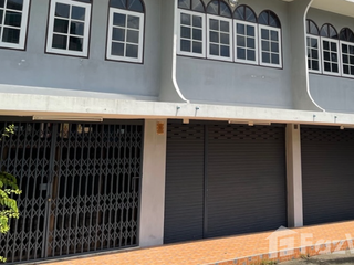 For sale 5 bedrooms townhouse in Bang Phlat, Bangkok