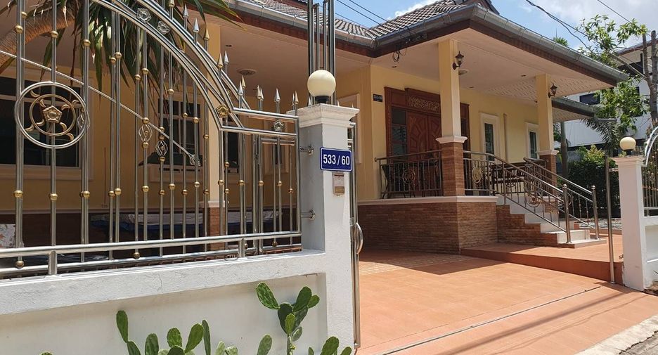For sale and for rent 4 bedrooms villa in Huay Yai, Pattaya