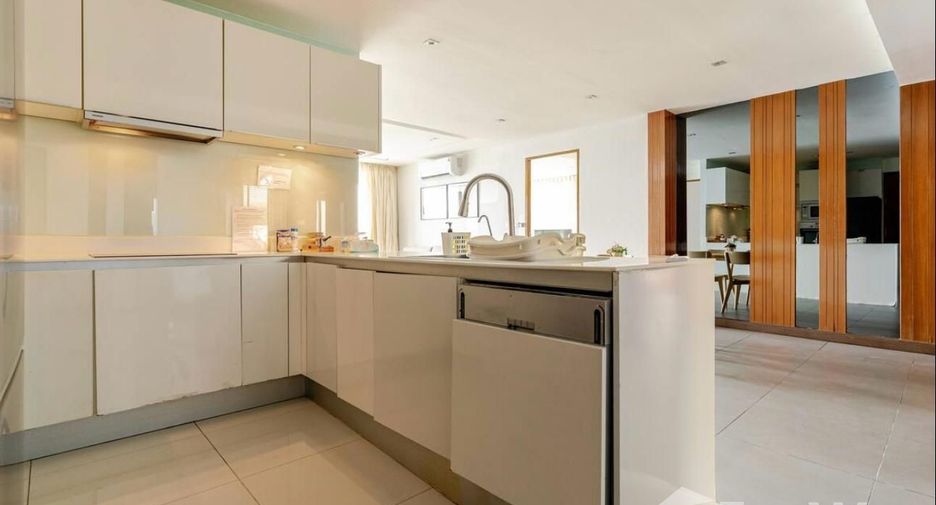 For sale 3 bedrooms apartment in Kathu, Phuket