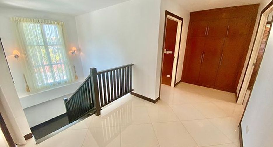 For sale 3 bedrooms villa in Mueang Phuket, Phuket