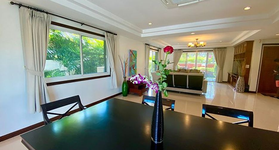 For sale 3 bedrooms villa in Mueang Phuket, Phuket