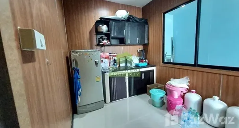 Reihenhaus zum Kauf mit 2 Zimmer in Ban Phaeo, Samut Sakhon