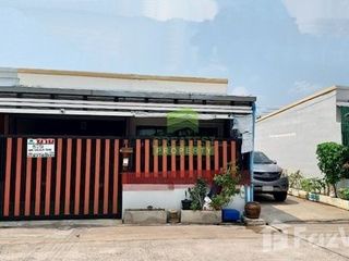 For sale 2 bedrooms townhouse in Ban Phaeo, Samut Sakhon