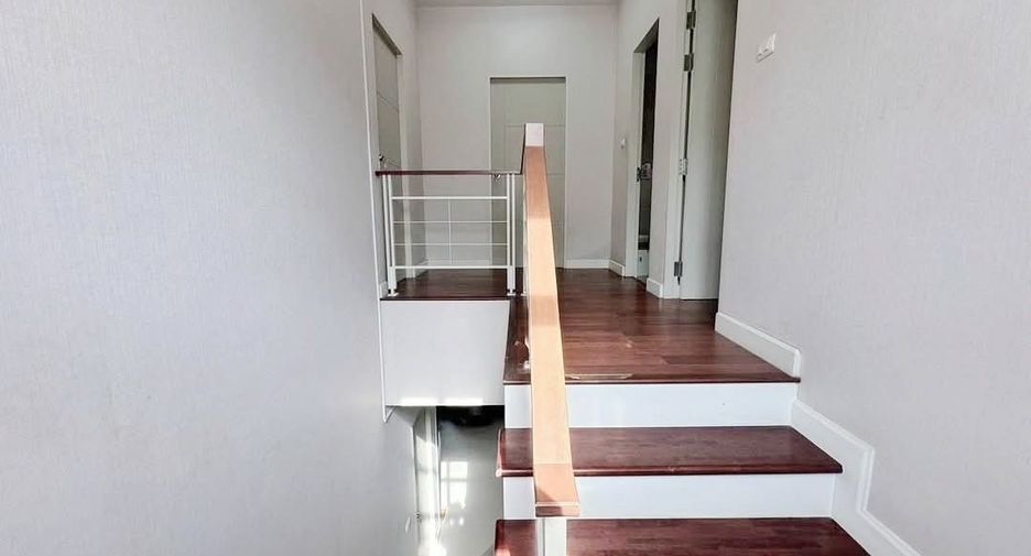 For sale 4 bedrooms house in Mueang Samut Sakhon, Samut Sakhon