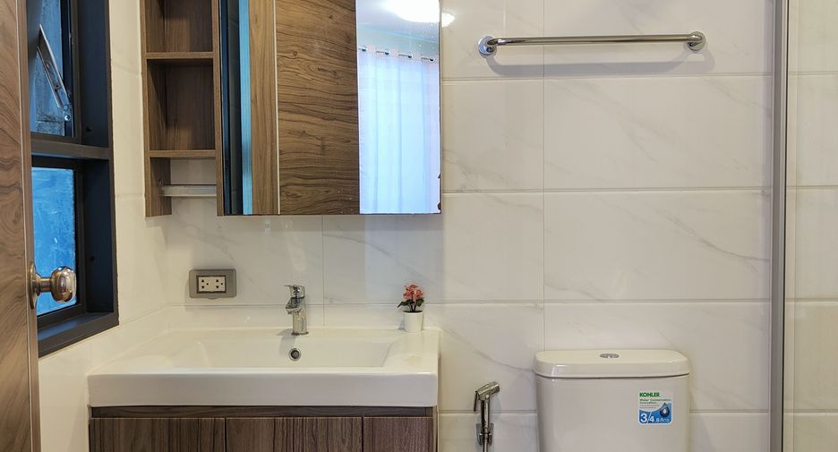 For sale 1 bed condo in Huai Khwang, Bangkok