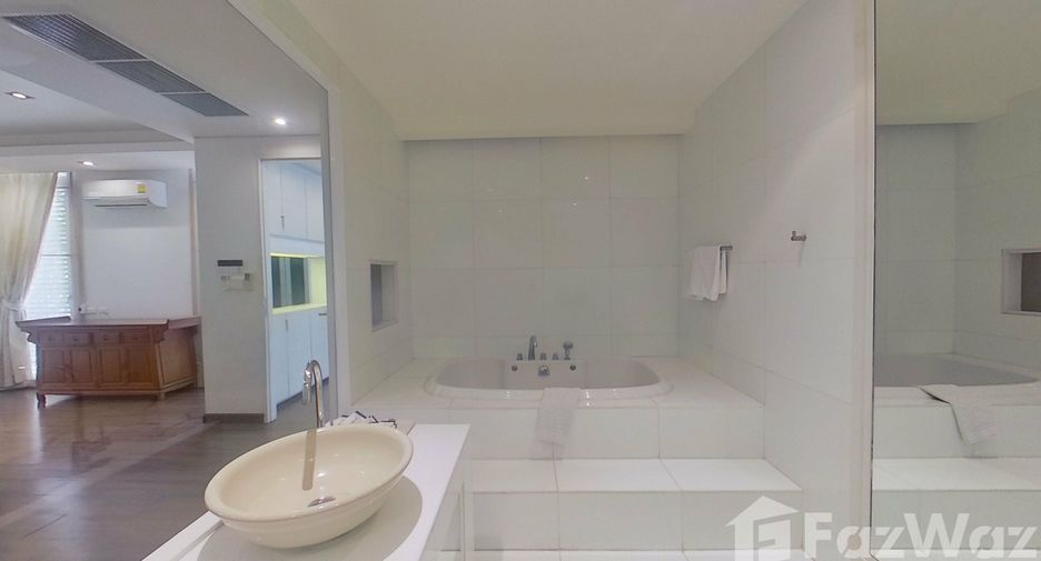 For rent 3 bedrooms villa in Mueang Phuket, Phuket
