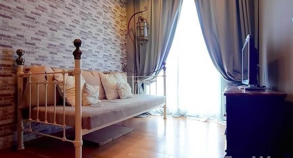 For sale 1 bed condo in Khlong Toei, Bangkok