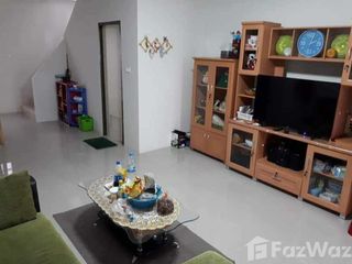 Reihenhaus zum Kauf mit 2 Zimmer in Si Racha, Chonburi