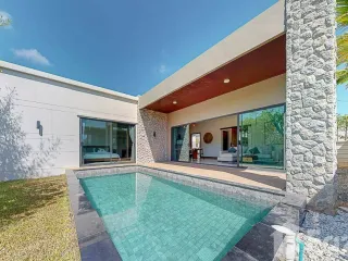 For rent 2 bedrooms villa in Mueang Phuket, Phuket