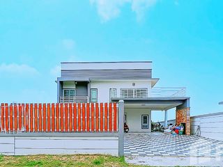 À vendre 4 chambres maison à Ban Chang, Rayong