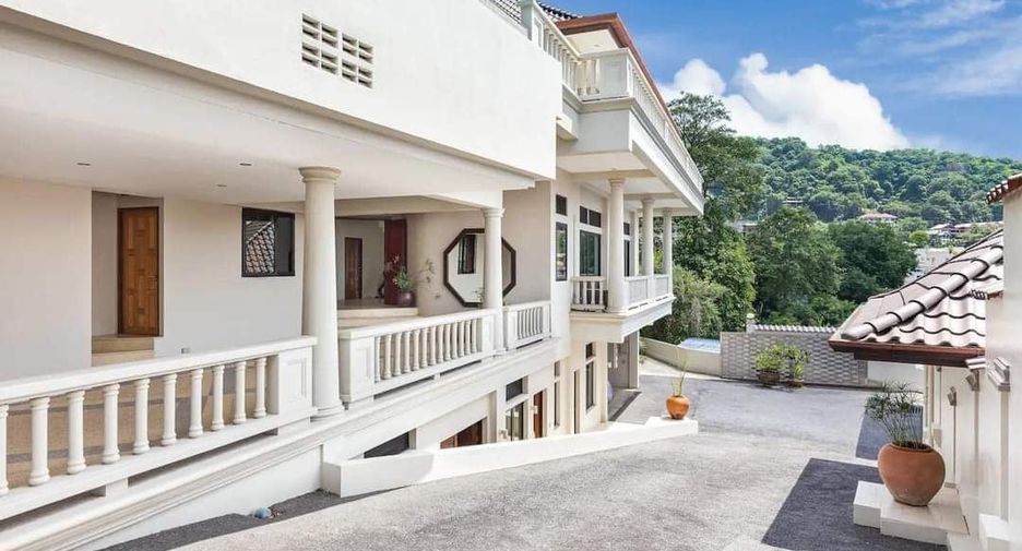 For rent 4 bedrooms villa in Mueang Phuket, Phuket