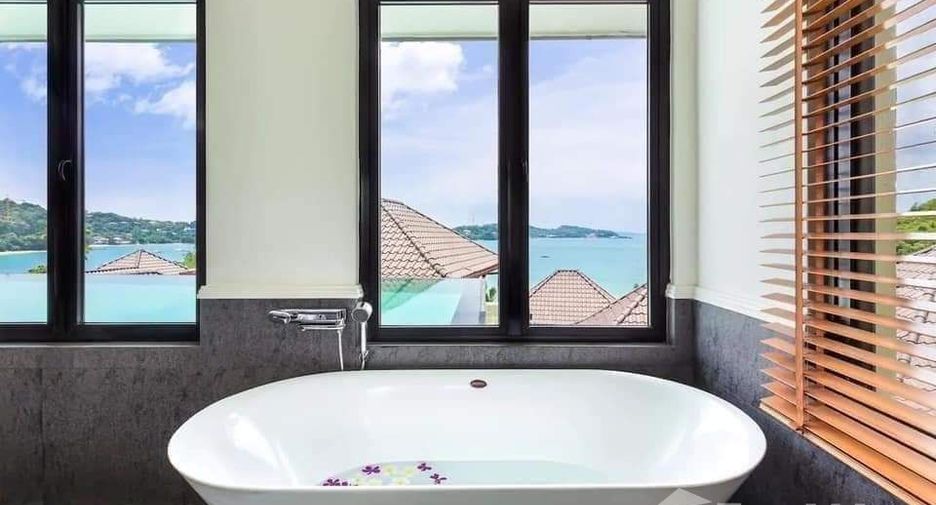 For rent 4 bedrooms villa in Mueang Phuket, Phuket
