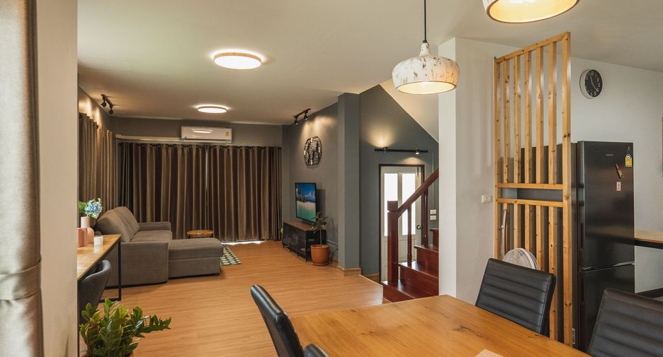 Casa en alquiler de 3 habitaciones en Kathu, Phuket