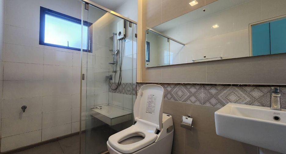 For sale and for rent 4 bedrooms house in Bang Phli, Samut Prakan