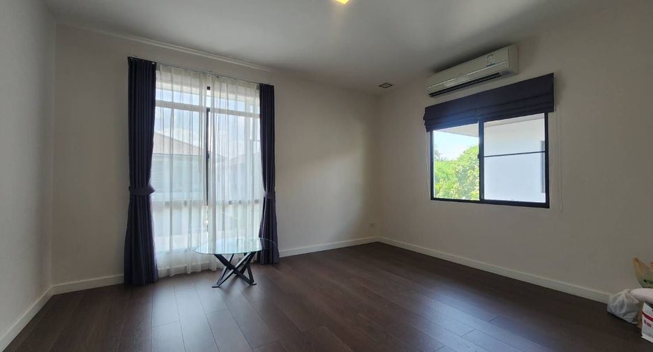 For sale and for rent 4 bedrooms house in Bang Phli, Samut Prakan