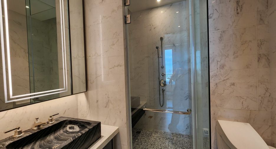 À vendre 2 chambres condo à Khlong San, Bangkok