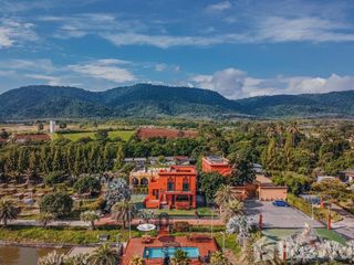À vendre 21 chambres hôtel à Pak Chong, Nakhon Ratchasima