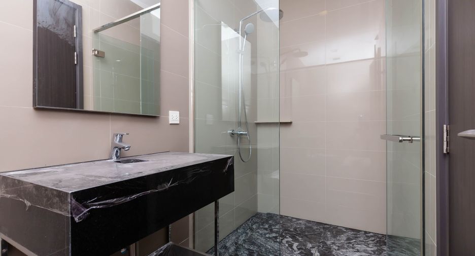 À vendre 1 chambre condo à Khlong Toei, Bangkok