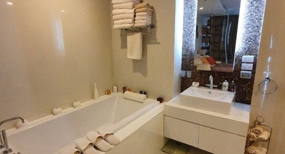 For rent 3 bedrooms condo in Bang Lamung, Chonburi