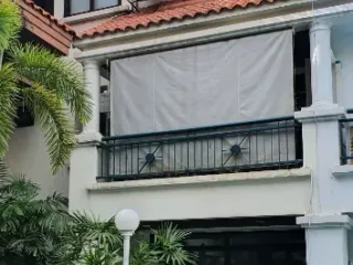 For sale 3 bedrooms townhouse in Watthana, Bangkok