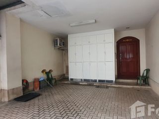 For sale 3 bedrooms townhouse in Watthana, Bangkok