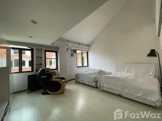 For sale 3 bedrooms townhouse in Watthana, Bangkok