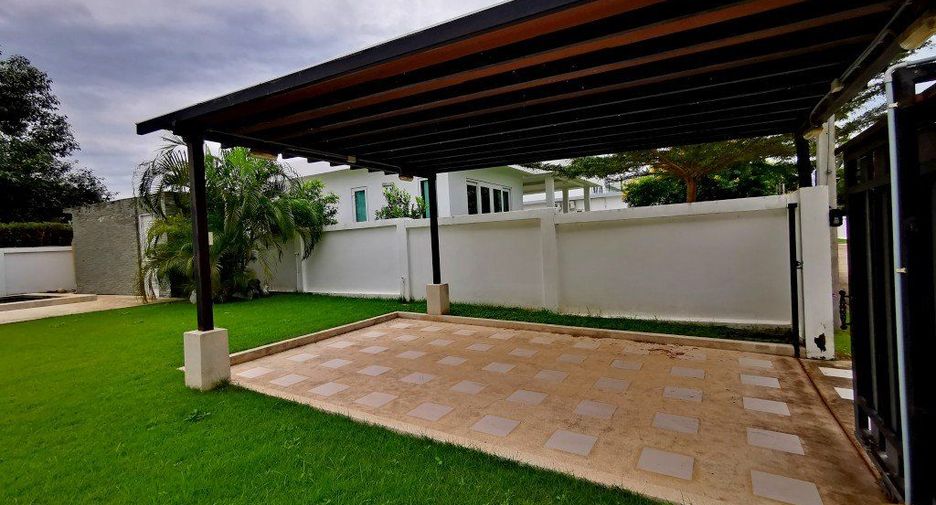 For sale and for rent 3 bedrooms house in Sattahip, Chonburi